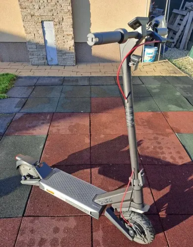 Elektrická kolobežka Navee S40