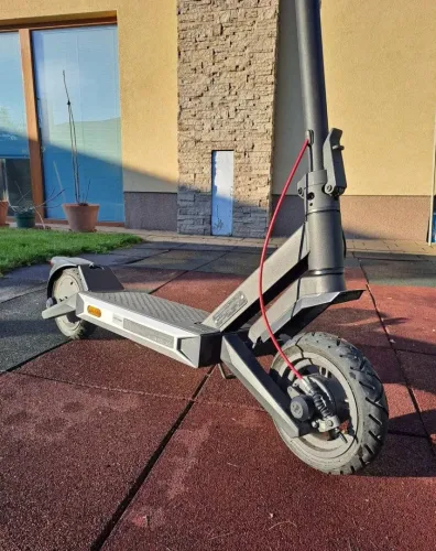 Elektrická kolobežka Navee S40