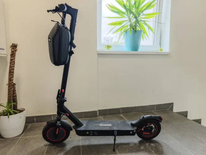 Elektrická kolobežka aaa