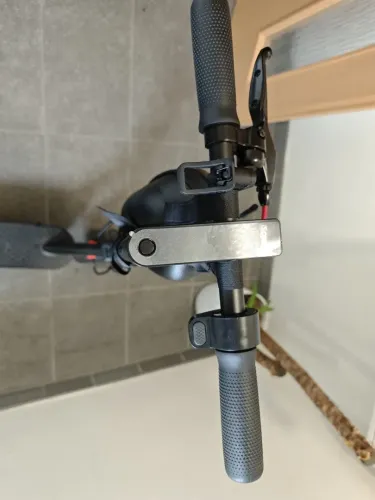 Elektrická kolobežka aaa